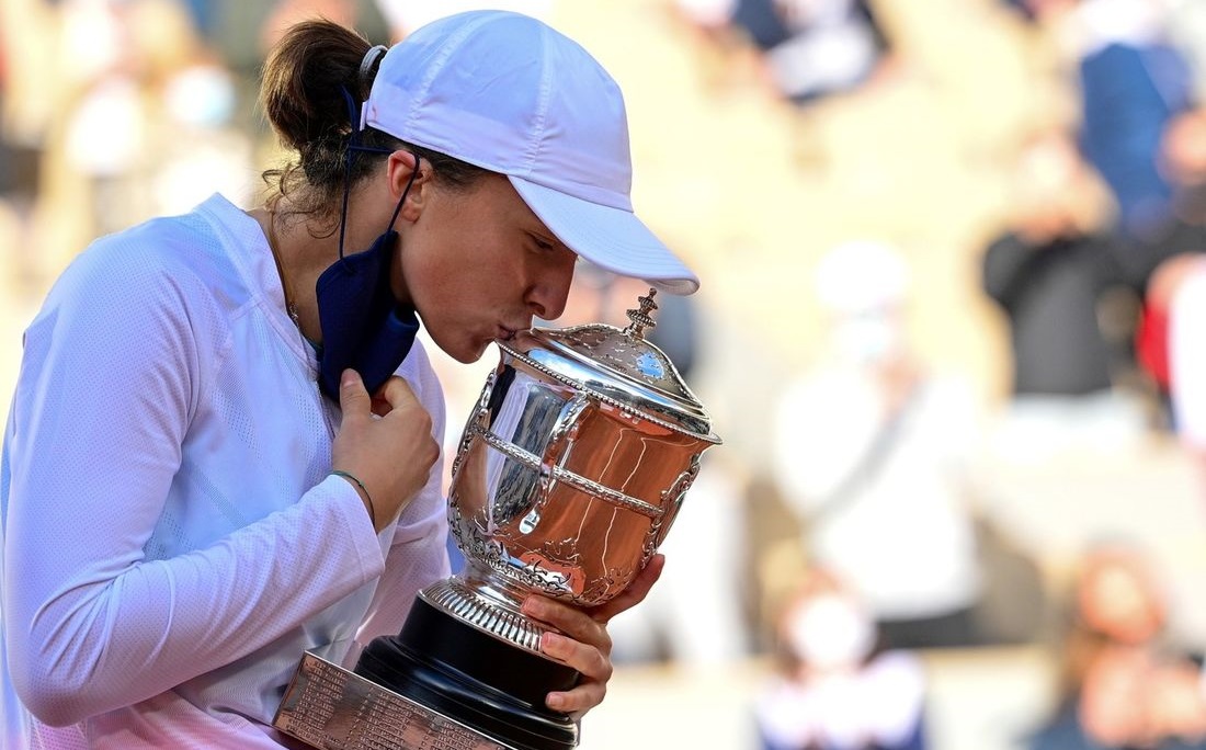 Iga Swiatek conquista Roland Garros aos 19 anos e faz história