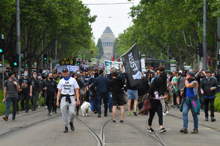 Em Melbourne, manisfestantes pedem pelo fim do confinamento