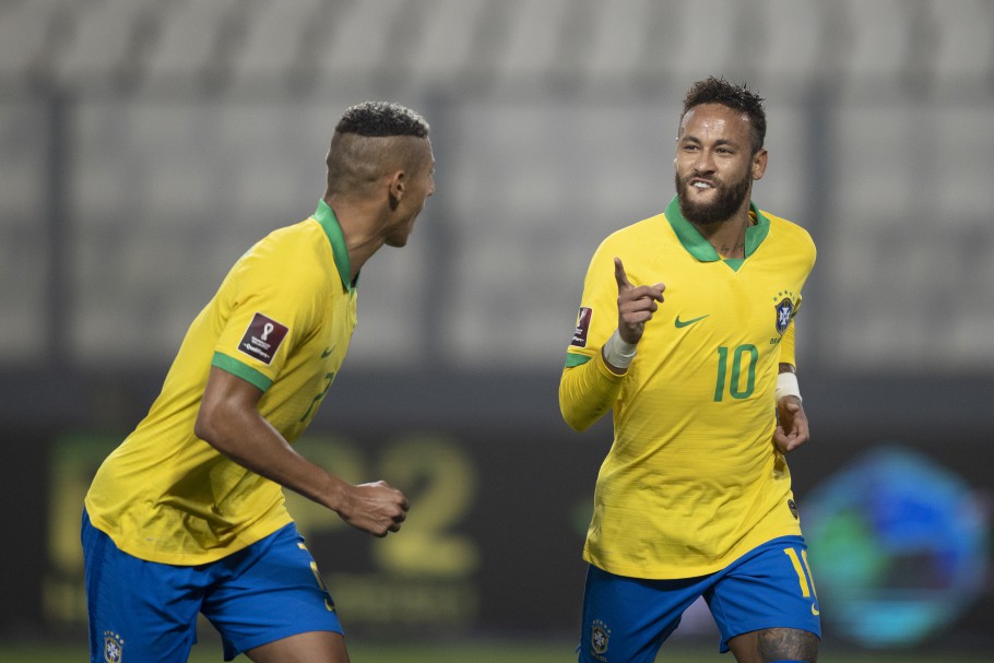 Tite evita comparar Neymar com outros artilheiros da seleção: 'É arco e flecha'