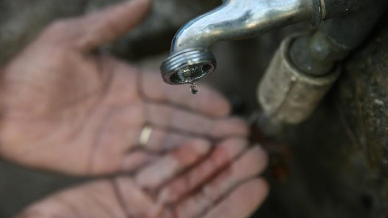 Abastecimento de água é interrompido em áreas de Lauro de Freitas