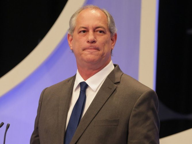 Ciro Gomes é diagnosticado com Covid-19