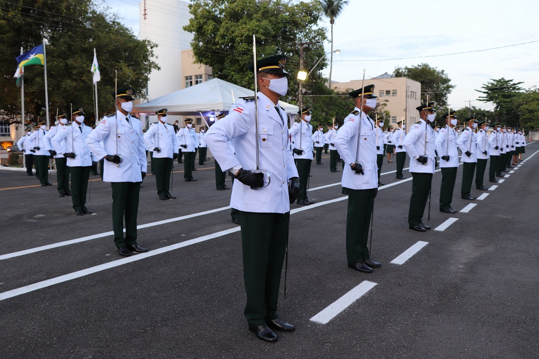 Polícia Militar da Bahia forma 89 aspirantes-a-oficial