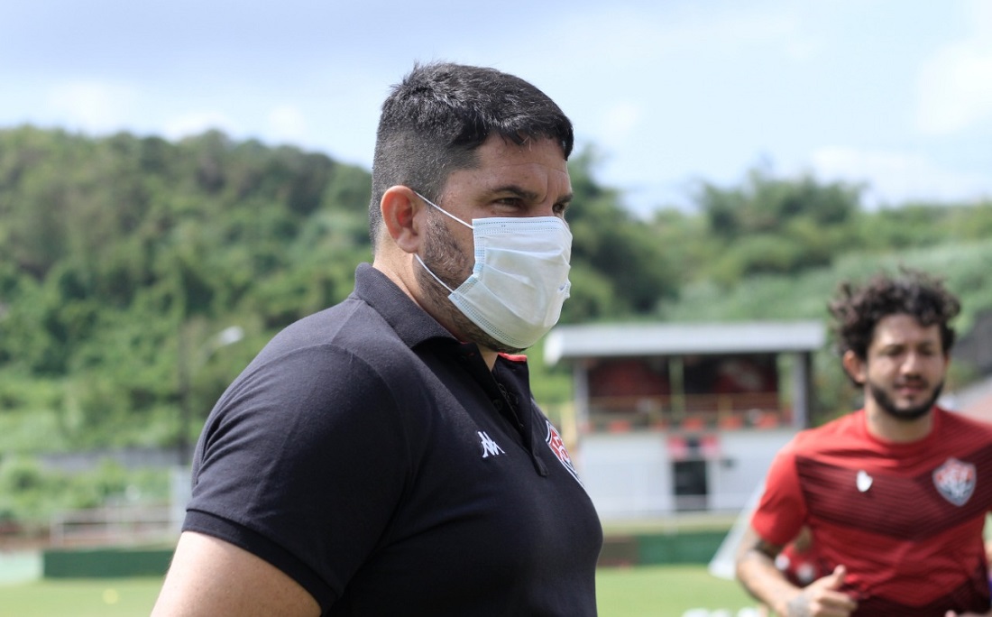 Barroca só irá definir time titular do Vitória após último treino