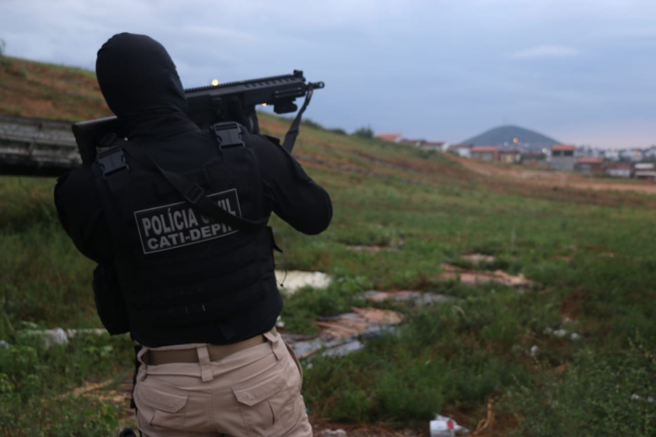 Polícia Civil faz operação contra facções em cinco cidades da Bahia