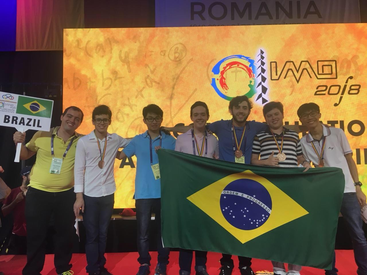 Após bronze e prata, brasileiro estuda até 11 horas por dia e leva ouro na Olimpíada de Matemática