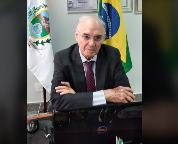 Senador Arolde de Oliveira morre vítima de Covid-19