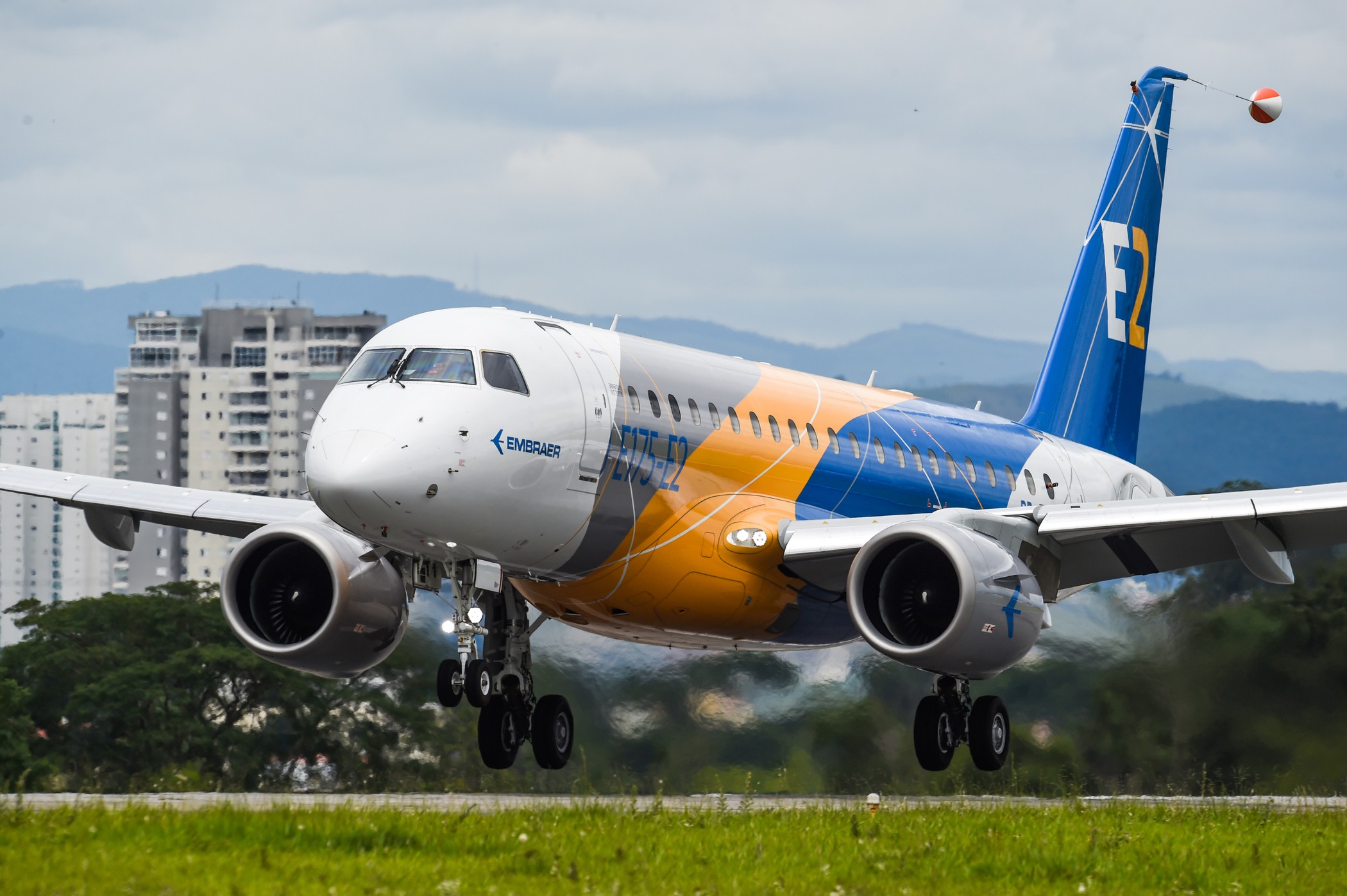 Embraer entrega 28 jatos no terceiro trimestre de 2020; queda no ano é de quase 50% em relação a 2019