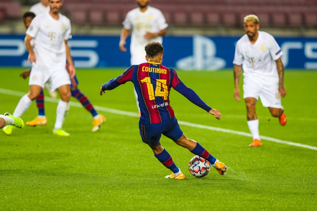 Com gol de Coutinho, Barcelona goleia na estreia na Champions