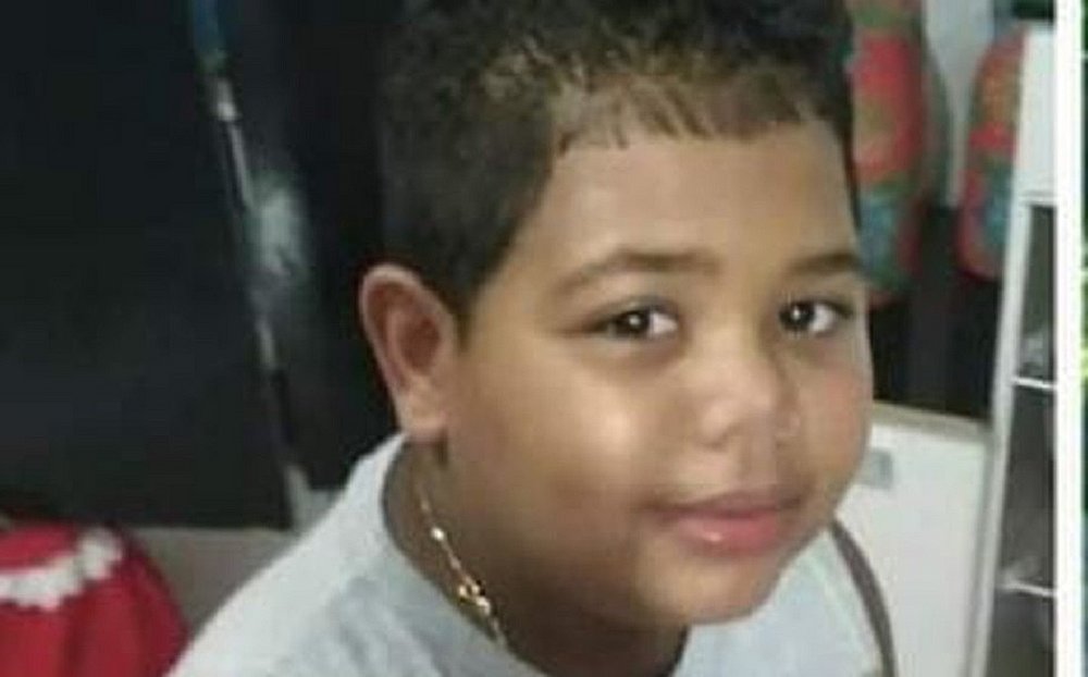 Criança de 11 anos é morta com golpes de foice durante assalto em Feira de Santana