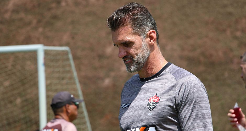 Vagner Mancini assume Corinthians e estreia contra o Athletico-PR