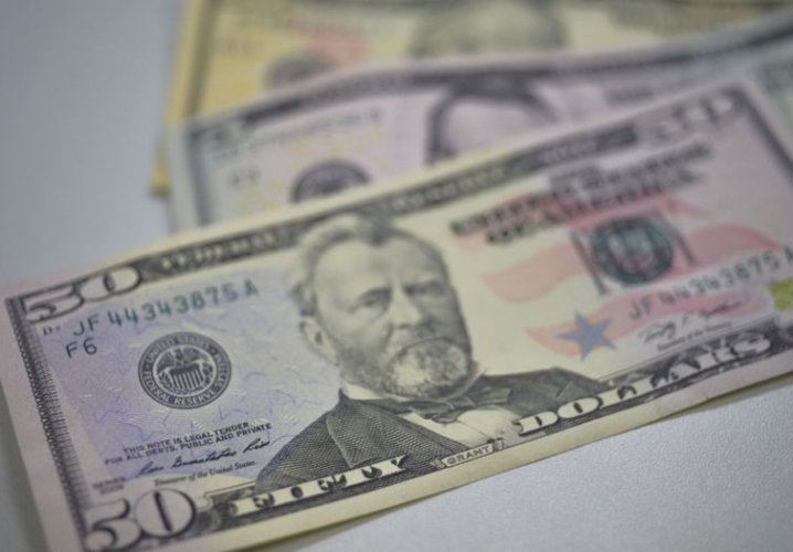 Dólar dispara e fecha a R$ 5,76, o maior valor desde 15 de maio