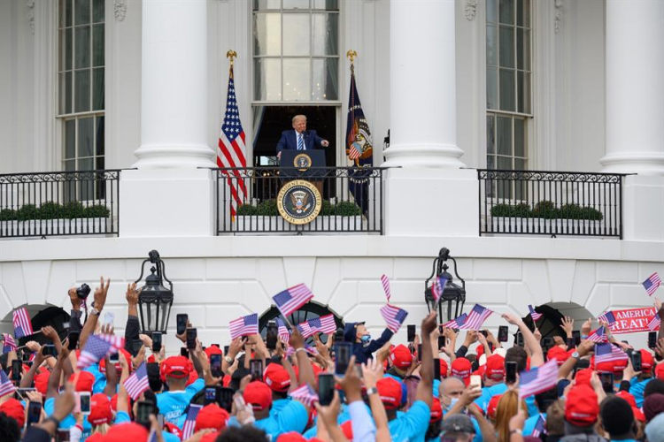 Trump participa de 1º evento público após ter Covid-19 e promete vacina ‘muito em breve’