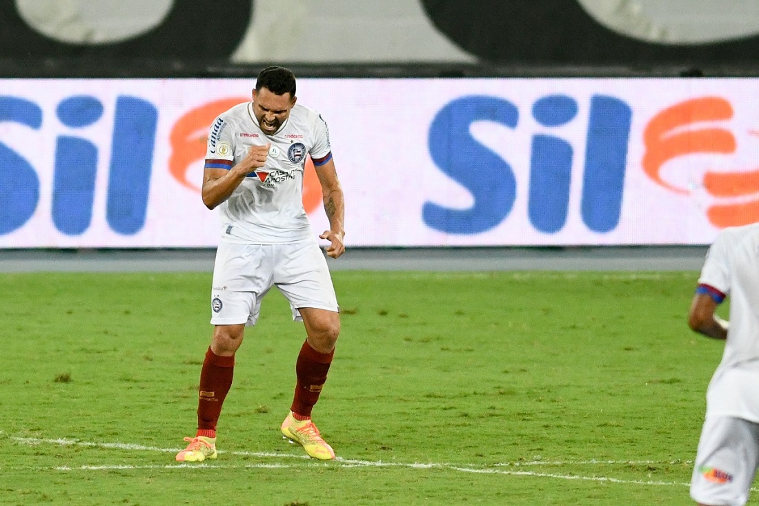 Fim do jejum: artilheiro, Gilberto não fazia gol desde o Carnaval