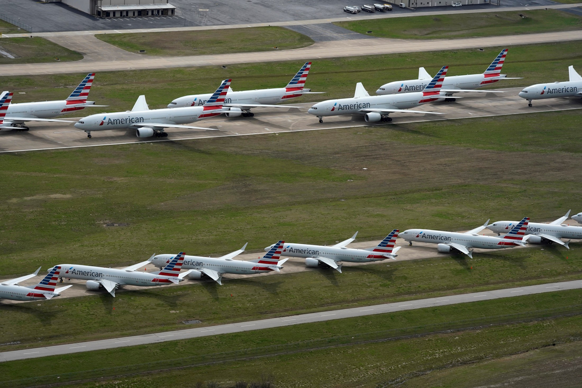 American Airlines e United anunciam mais de 30 mil demissões devido a pandemia