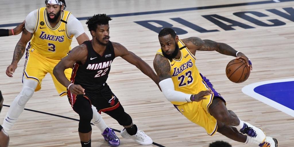 Com LeBron e Davis inspirados, Lakers derrotam Heat no 1º jogo da decisão da NBA