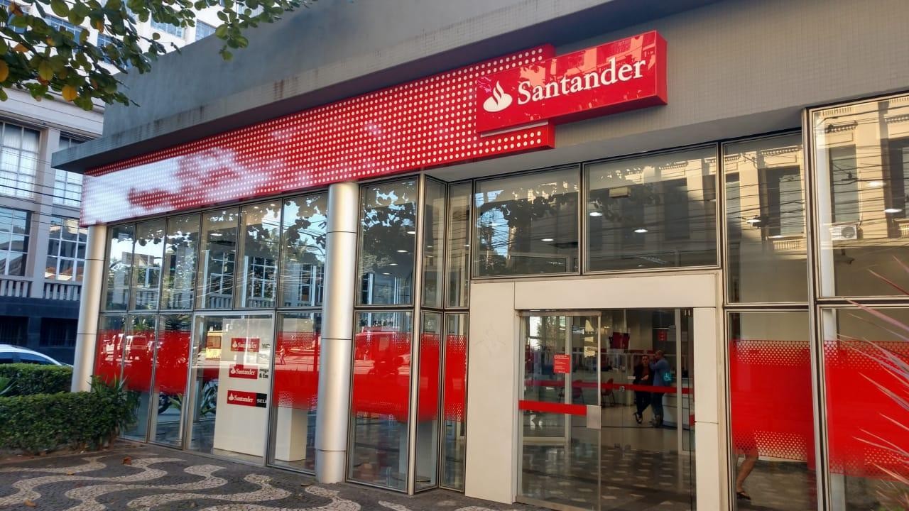 Santander Brasil tem lucro de R$ 3,8  bilhões no 3º trimestre