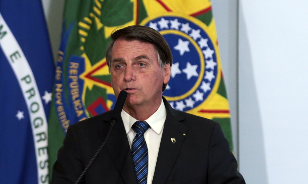 Vacinação 'não é uma questão de Justiça', mas de saúde, diz Bolsonaro