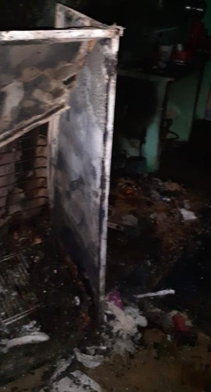 Incêndio atinge casa no bairro do Vergel, em Maceió