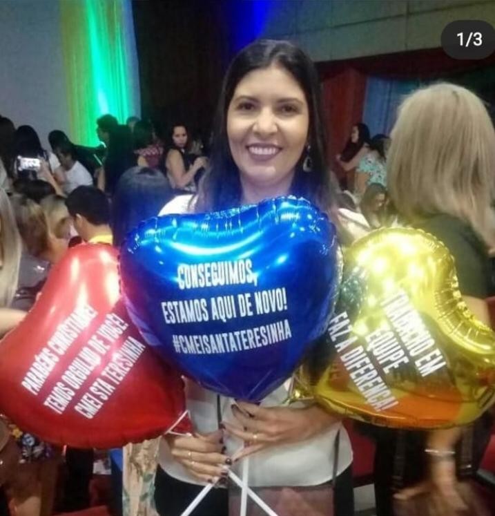 Alfabetizadora celebra o garoto de 5 anos que aprendeu a ler, mesmo pela internet e na pandemia