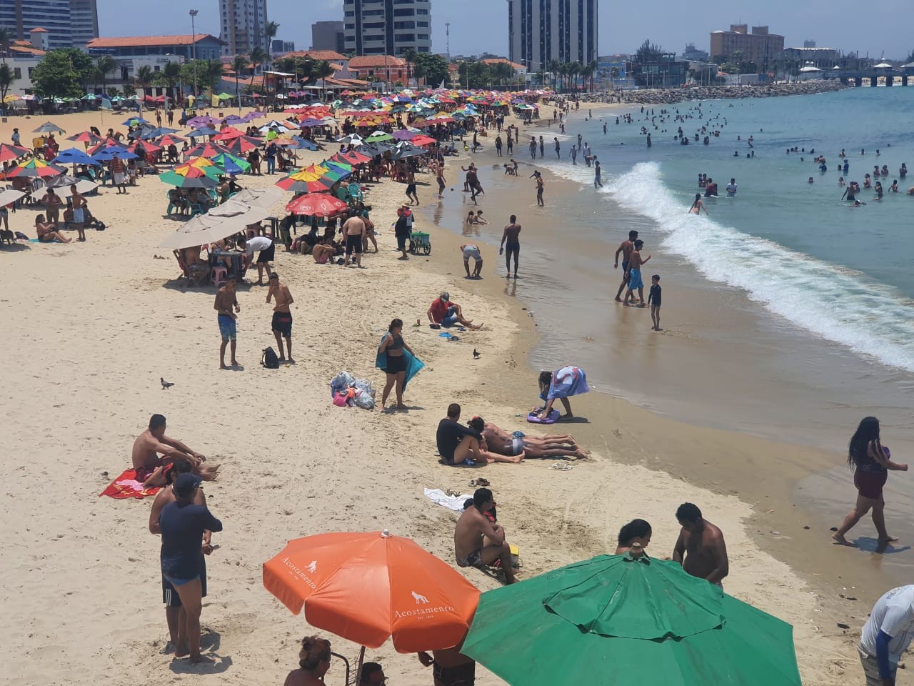 Praias ficam lotadas no feriado de Nossa Senhora de Aparecida