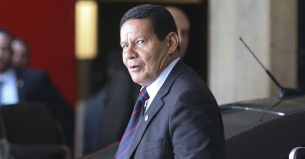 Livro sobre o vice-presidente Hamilton Mourão