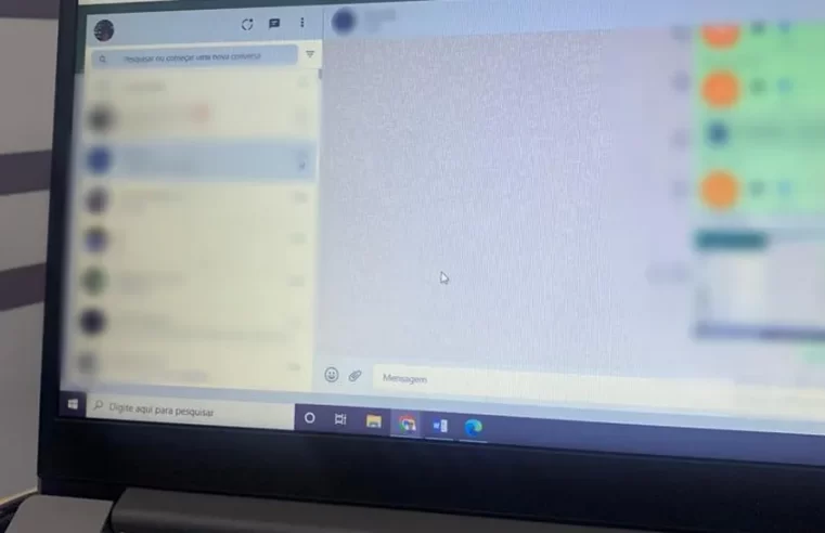 Trabalhadora esquece WhatsApp aberto em computador de empresa