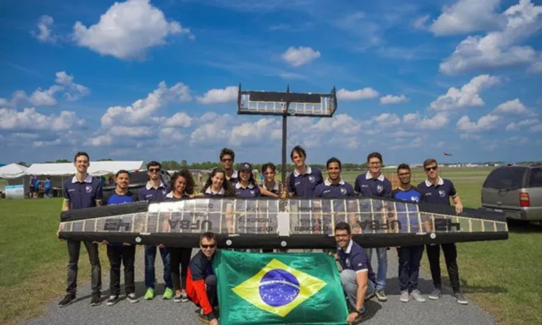 Alunos da UFBA são vice-campeões em competição mundial de aviação