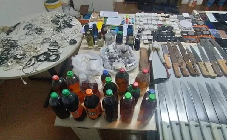 Mais de 70 celulares são apreendidos na Penitenciária Lemos Brito