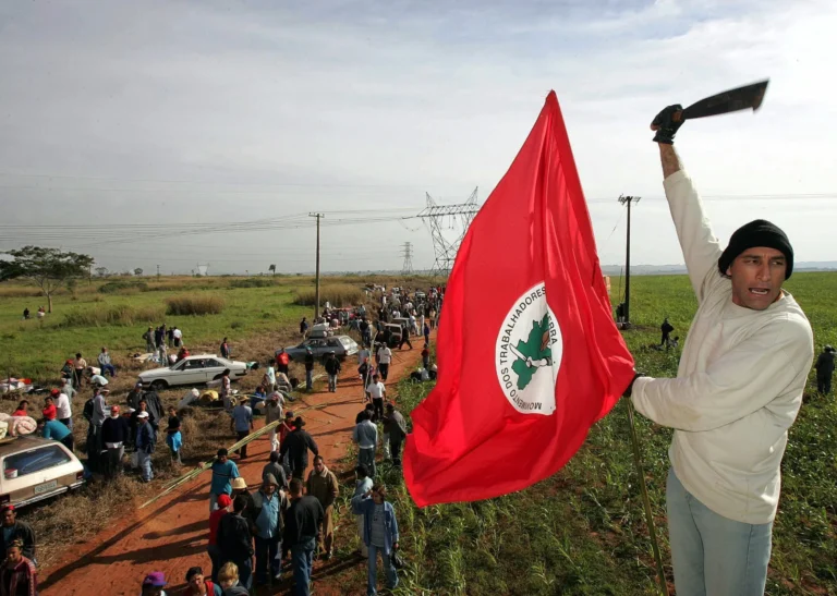 Fávaro critica Abril Vermelho