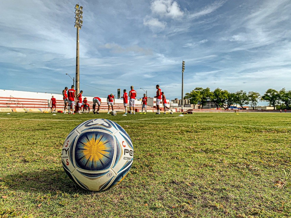 Sergipe anuncia saída de 14 jogadores do elenco