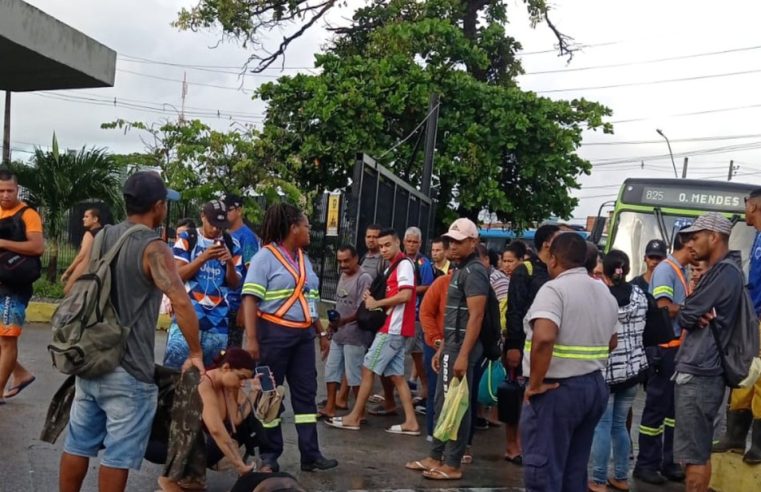 Após 12 dias internada, morre mulher atropelada ao tentar entrar em terminal pelo portão de ônibus