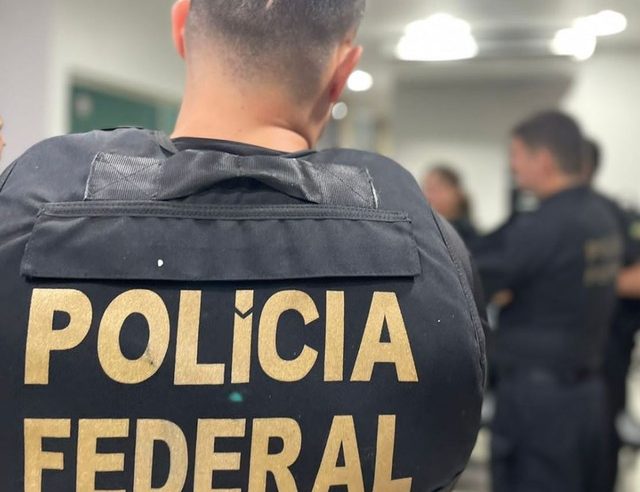 Operação da PF cumpre mandados contra suspeitos de traficar mulheres no Ceará para prostituição na Itália