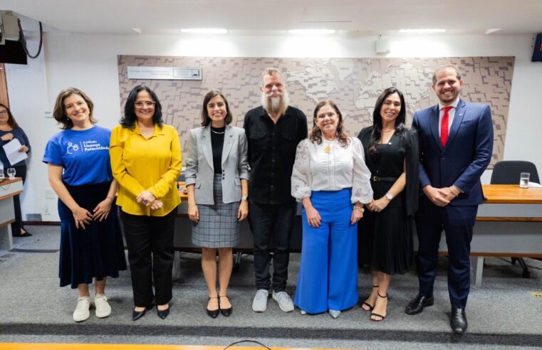 Câmara dos Deputados instala Frente Parlamentar Mista pela Licença-Paternidade