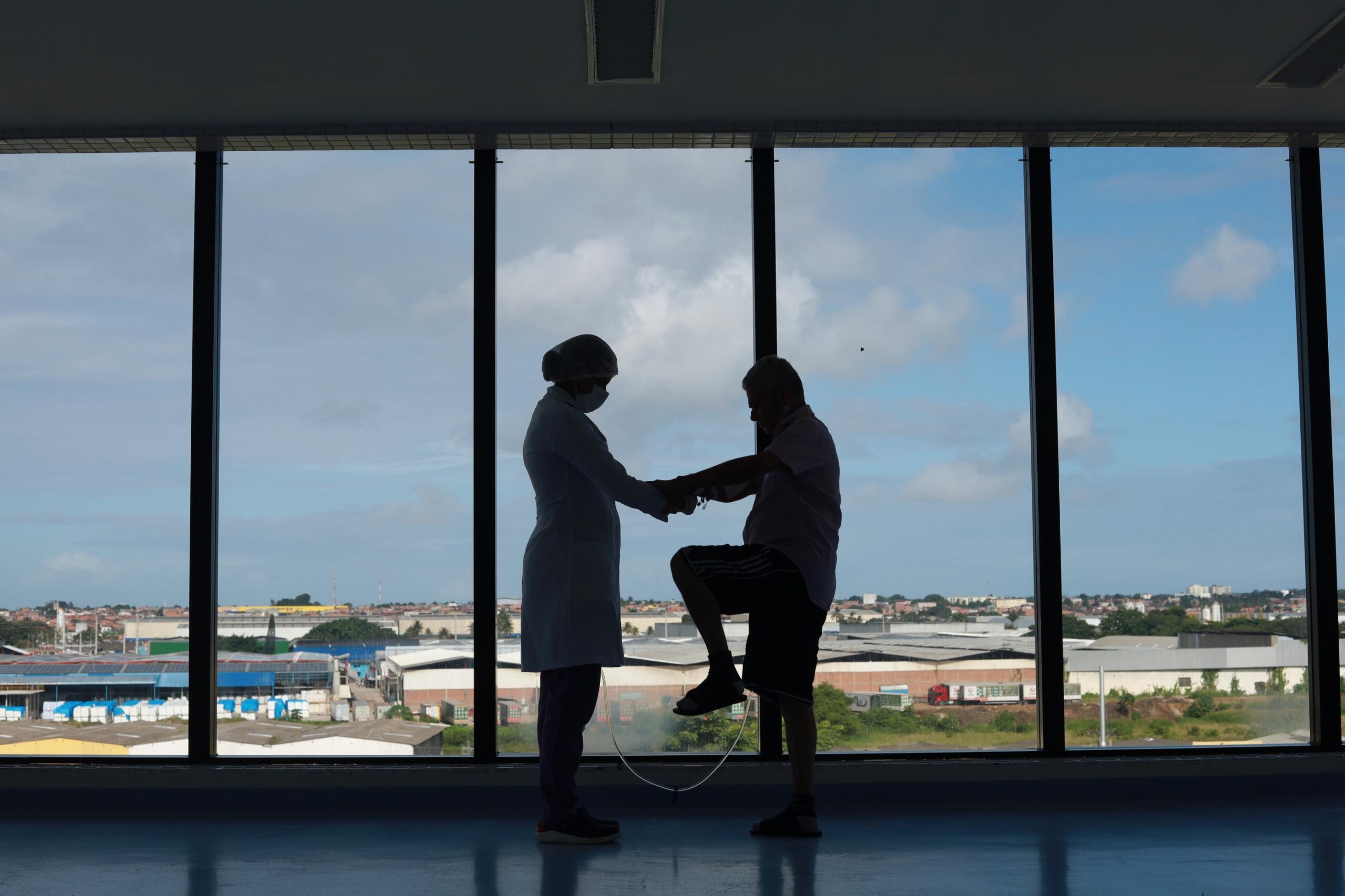 O Projeto Aquário proporciona aos pacientes do Hospital Metropolitano de Alagoas uma vista panorâmica durante suas sessões de reabilitação.