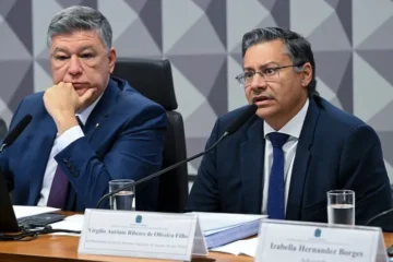 Ex-procurador do INSS evita explicar aumento de R$ 18 milhões em patrimônio durante depoimento à CPMI