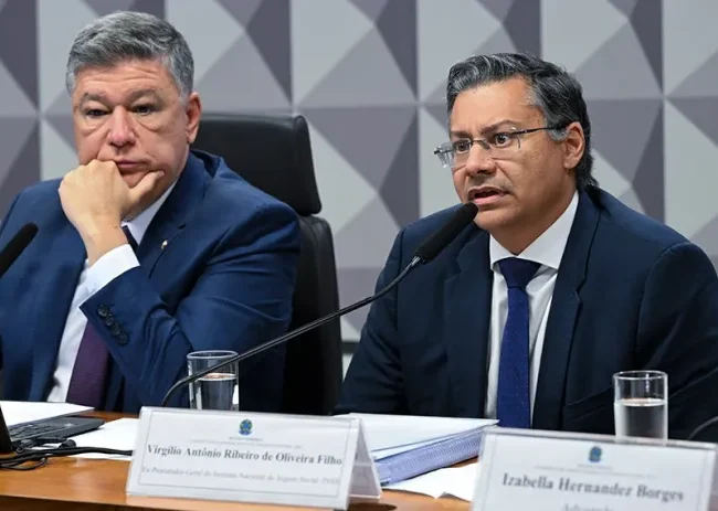 Ex-procurador do INSS evita explicar aumento de R$ 18 milhões em patrimônio durante depoimento à CPMI