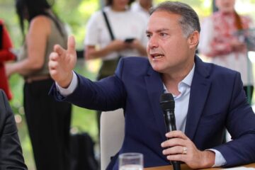 Renan Filho confirma sua candidatura ao governo estadual e comenta sobre vice de Lula