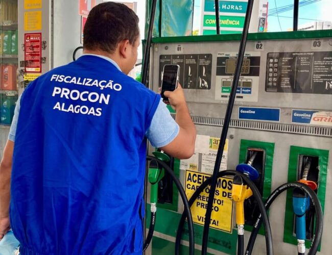 Procon flagra mais de 100 postos de combustíveis em Alagoas praticando aumentos abusivos nos preços