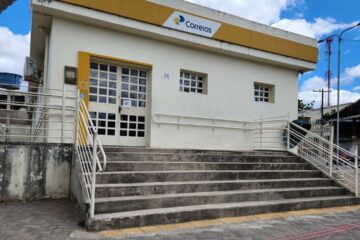 Correios avaliam corte de 10 mil empregos para equilibrar as finanças.