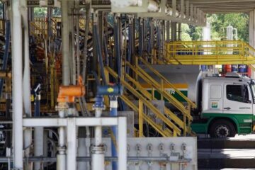 Petroleiros recusam oferta da Petrobras e anunciam paralisação total.