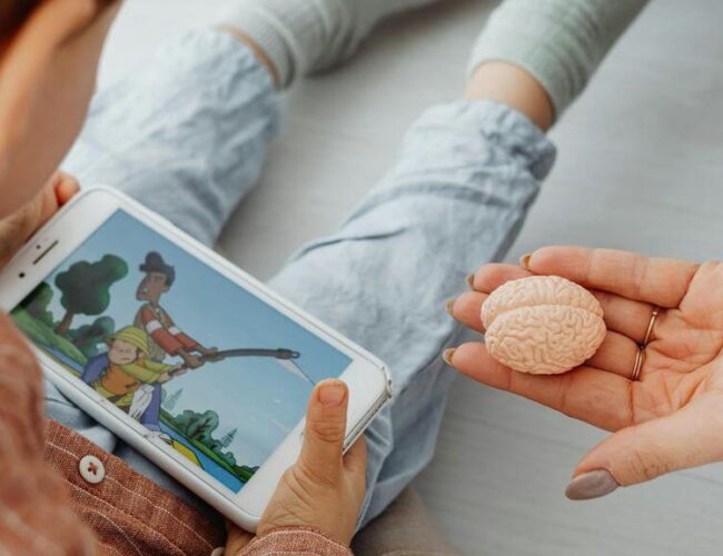 Pesquisa revela perigos de crianças muito expostas a telas desde cedo