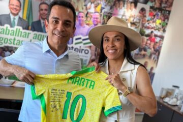Marta visita Roteiro e é calorosamente recebida pela comunidade em cumprimento de promessa