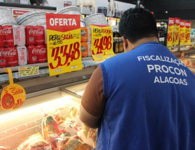 Procon Alagoas investiga valores de produtos natalinos