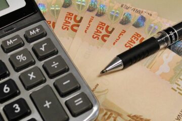 Salário mínimo de R$ 1.621 passa a vigorar a partir de agora