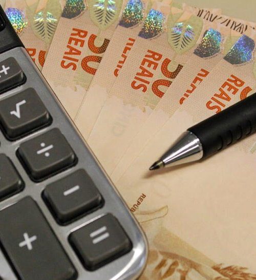 Salário mínimo de R$ 1.621 passa a vigorar a partir de agora