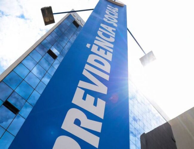 Justiça determina pagamento de R$ 2,3 bilhões em atrasados para aposentados do INSS