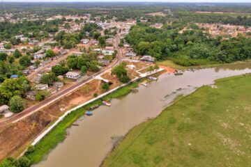 Quase todos os moradores de cidade do interior brasileiro dependem do Bolsa Família
