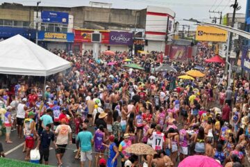 Madrugada no Peru: Multidão agitada em São Miguel dos Campos