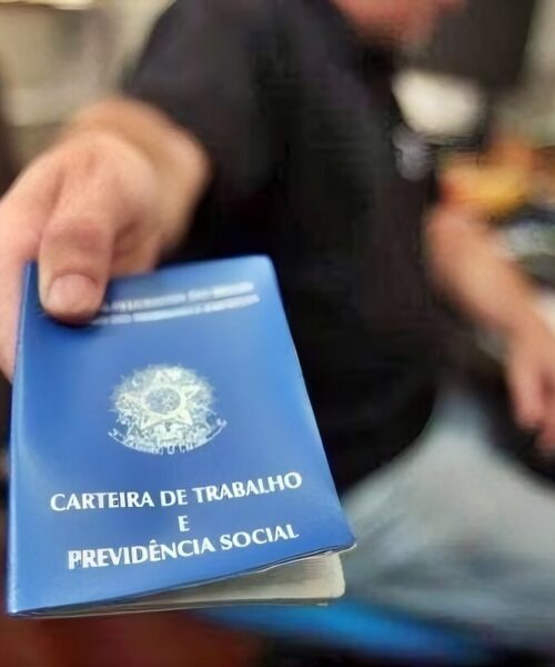 “450 mil empregos em risco com o fim da escala de trabalho 6×1 no Brasil”