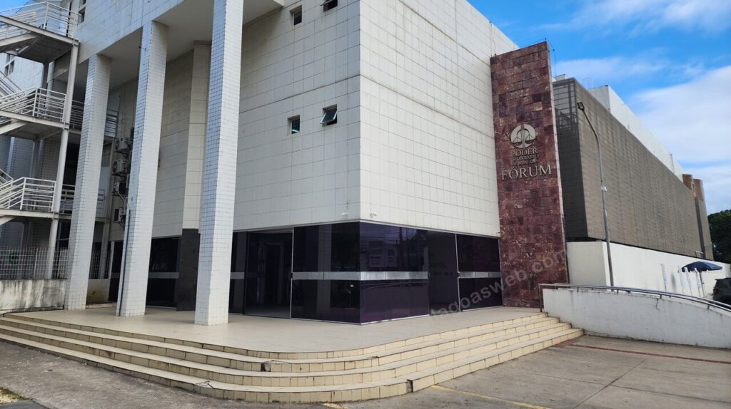 Decisão judicial obriga convênio médico a indenizar paciente em R$ 30 mil devido a atraso que piorou lesão